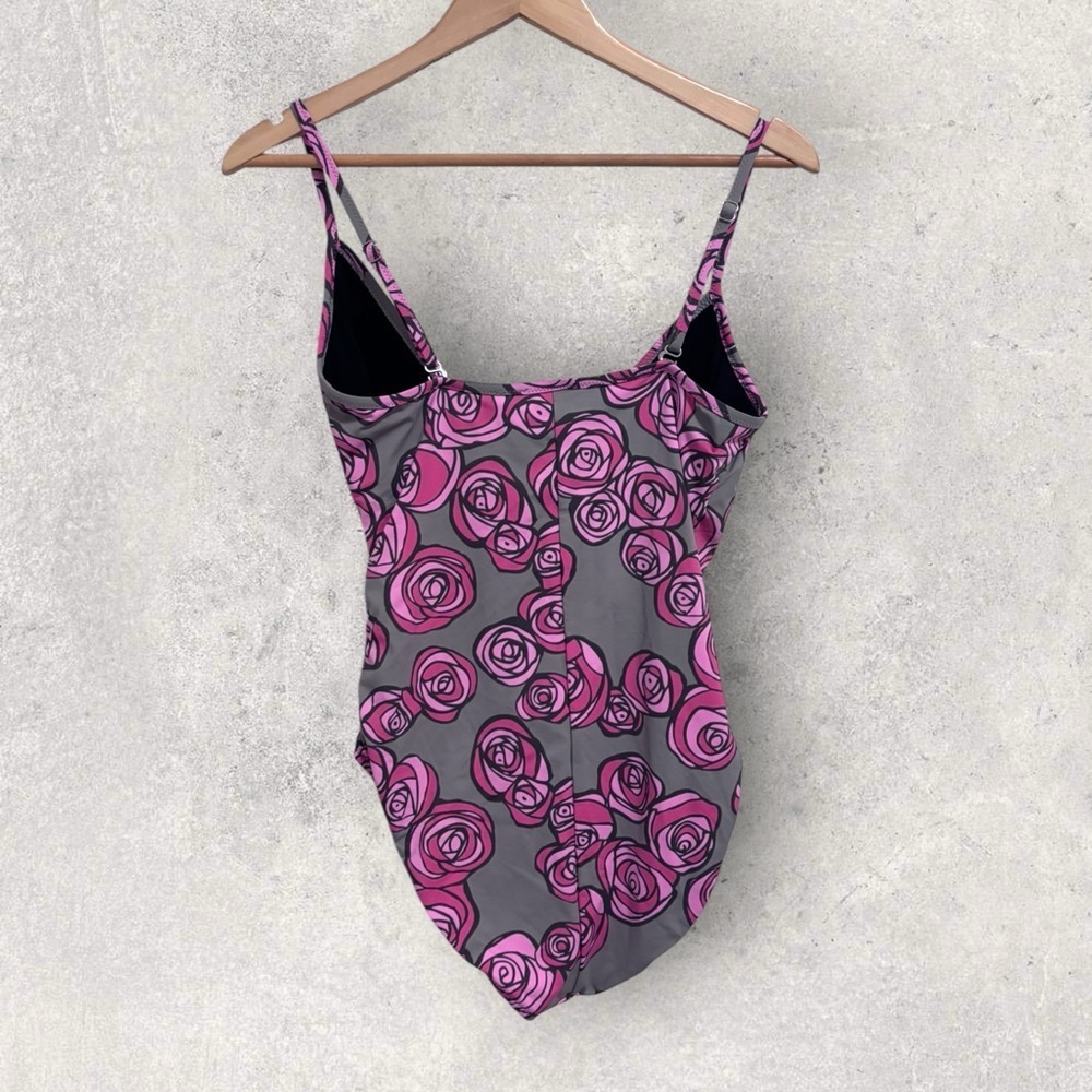 Garnet hill rosette print one piece swimsuit - Picture 3 of 6